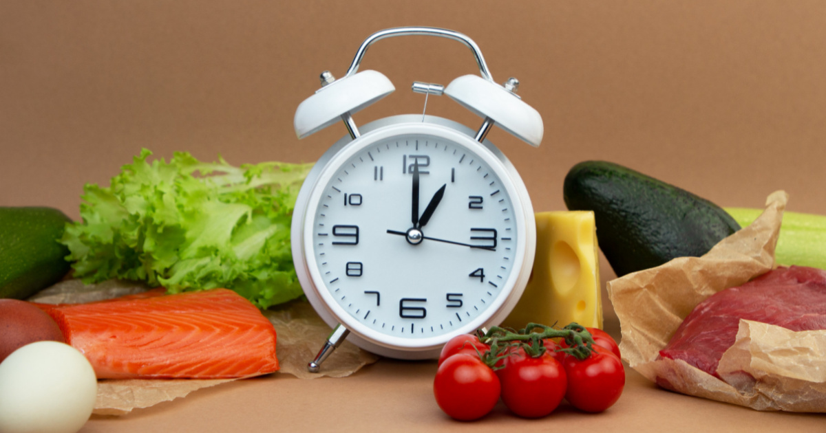 clock with veggies-how to begin intermittient fasting blog